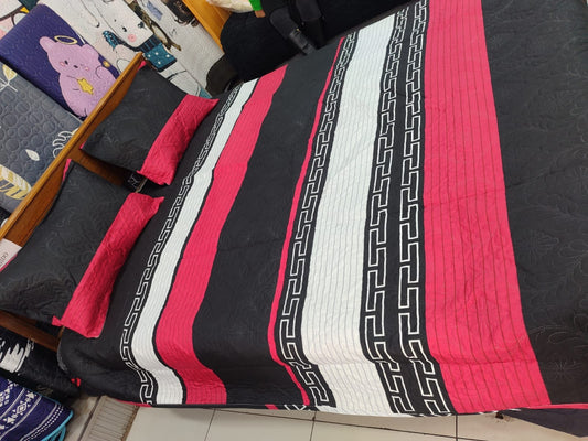 Black and Red Striped Quilt Set - Bold Design and Comfort